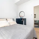 Dashaus 2 Bedroom Apartment *